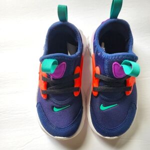 Kids Nike Presto Sneakers  Size 9